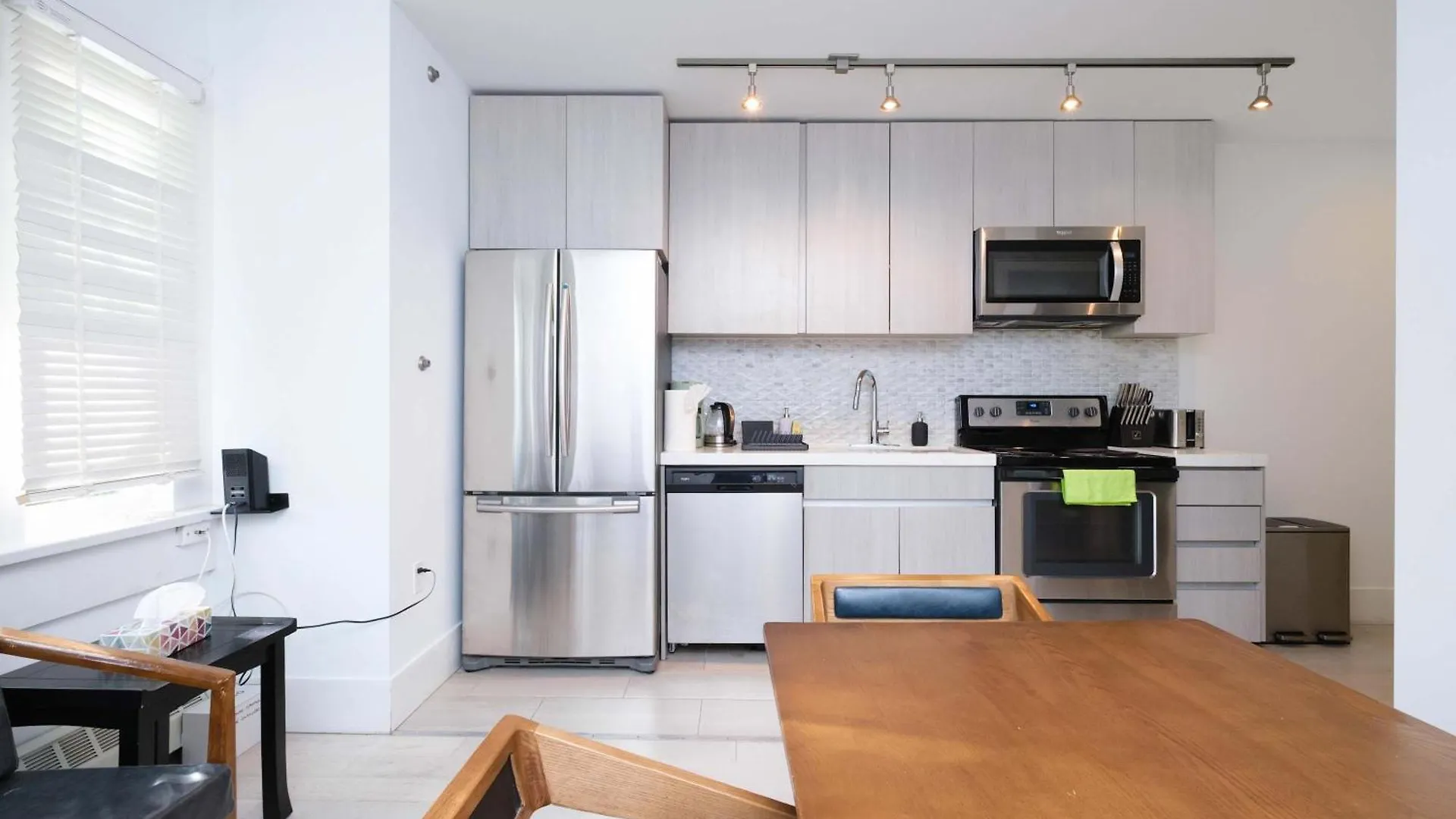 Elegant Condo In The Heart Of Downtown Vancouver Appartamento