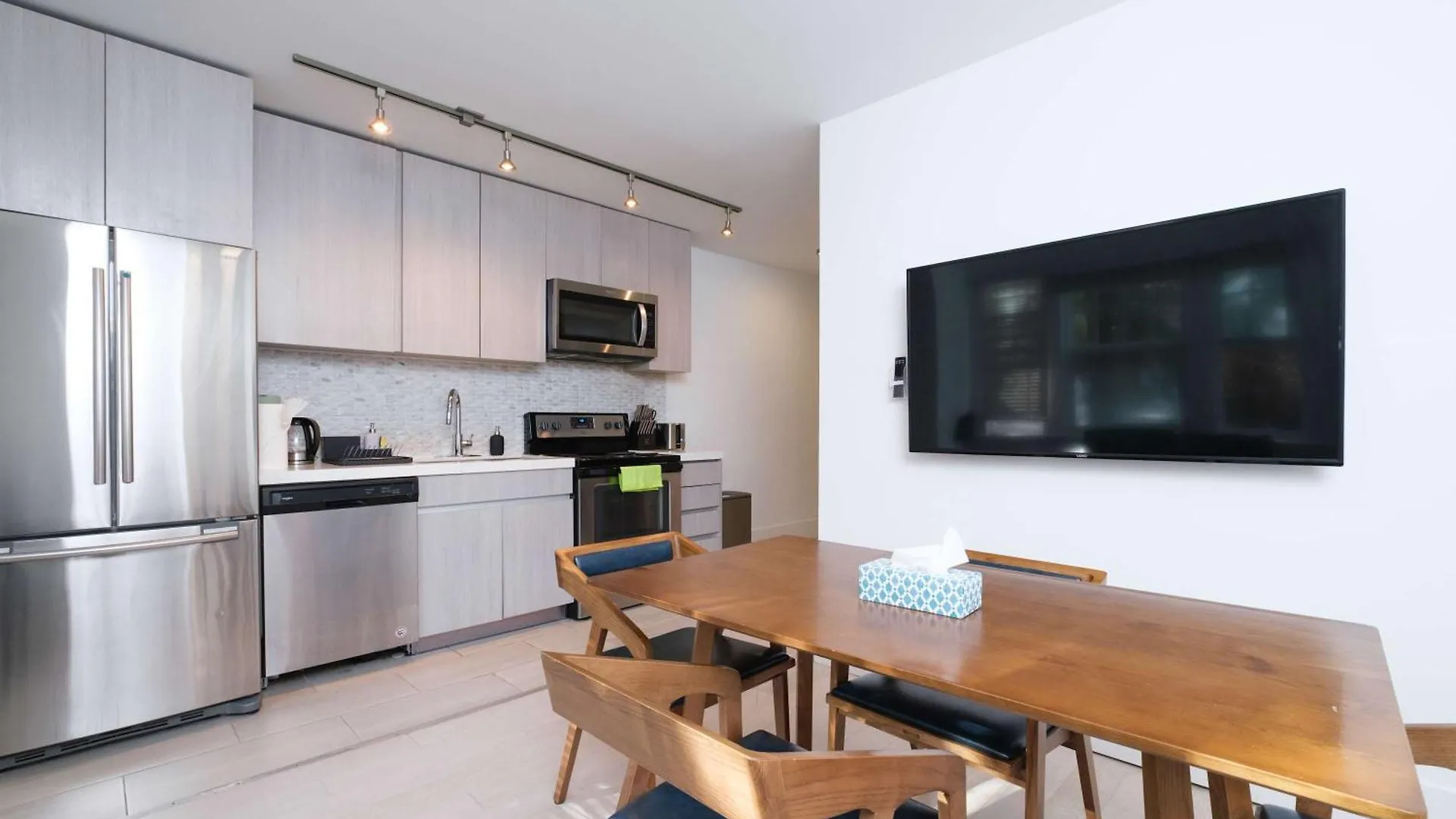 Elegant Condo In The Heart Of Downtown Vancouver 0*,  Canada